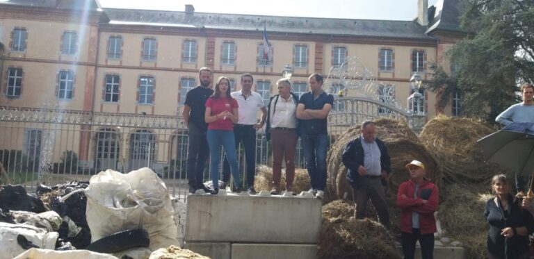 1506-es-asaja-aragon-se-desplaza-a-tarbes-para-apoyar-la-manifestacion-para-expulsar-al-oso